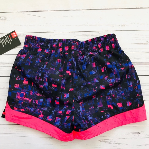 2⬇️ Girls Purple/Neon Pink Under Armour Shorts - Picture 4 of 6